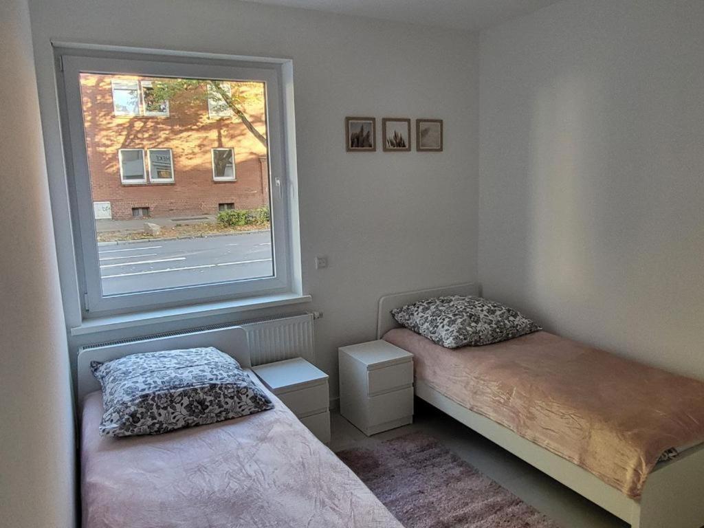 Monteurzimmer Mit Zwei Einzelnen Betten In Einer 3Zi Wohnung Mit Kuche Und Bad Osnabrück Buitenkant foto