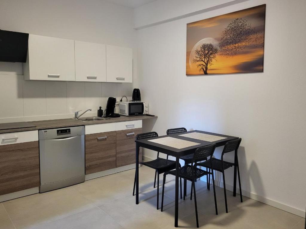 Monteurzimmer Mit Zwei Einzelnen Betten In Einer 3Zi Wohnung Mit Kuche Und Bad Osnabrück Buitenkant foto