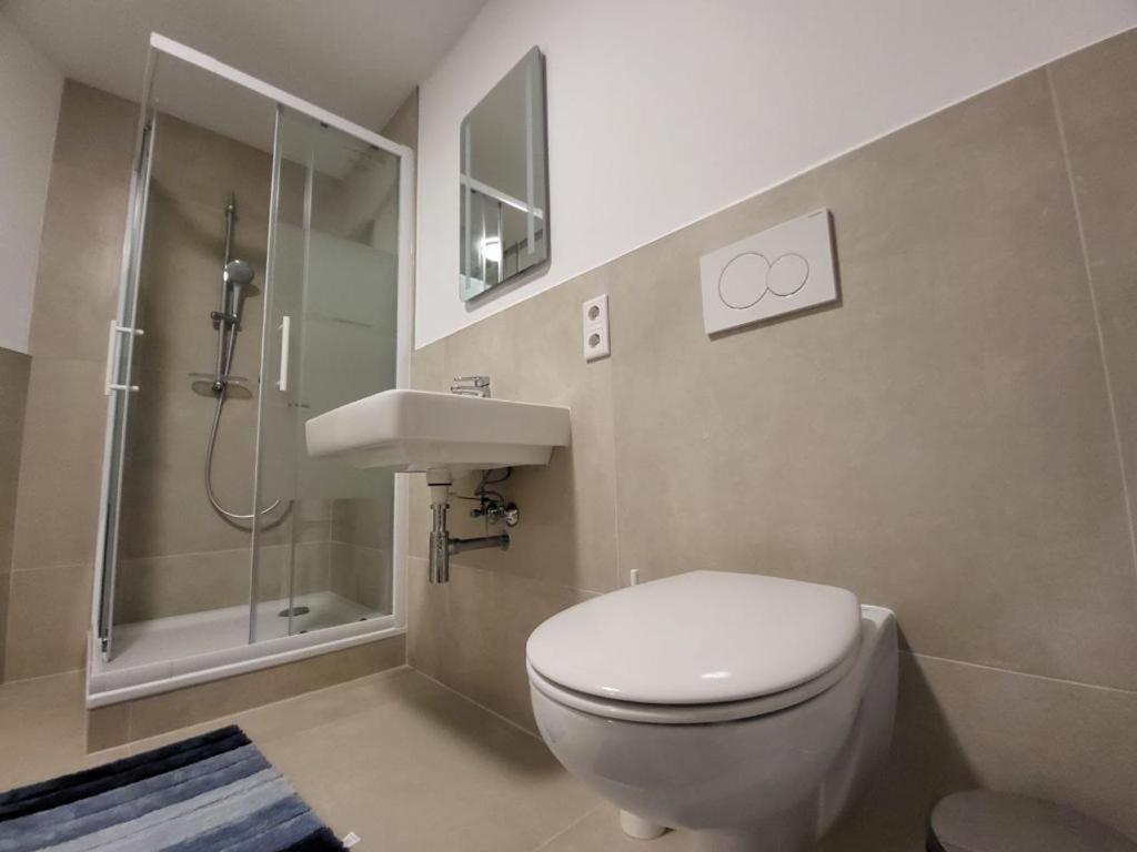 Monteurzimmer Mit Zwei Einzelnen Betten In Einer 3Zi Wohnung Mit Kuche Und Bad Osnabrück Buitenkant foto