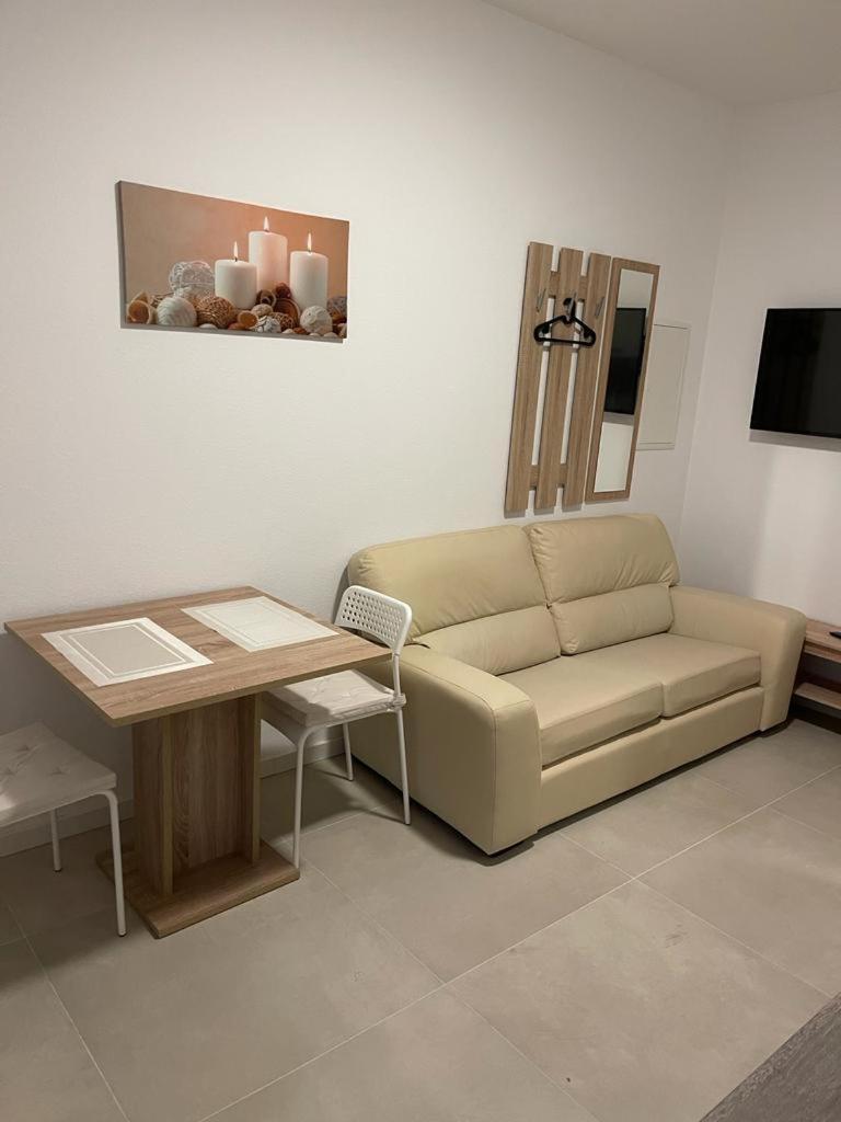 Monteurzimmer Mit Zwei Einzelnen Betten In Einer 3Zi Wohnung Mit Kuche Und Bad Osnabrück Buitenkant foto